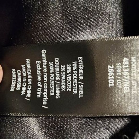 Ladies Beautiful Red Wool Coat - Picture 6 of 6